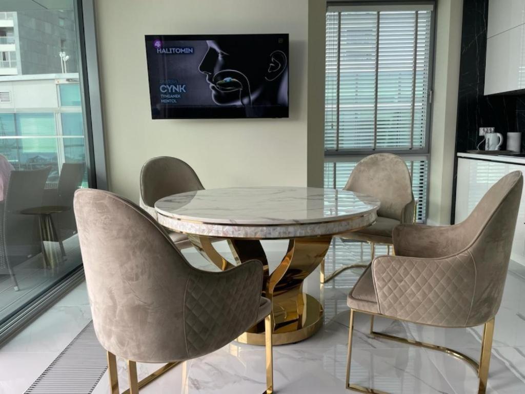Apartament Faltom 26 Yacht Park Z Tarasem Гдиня Екстериор снимка
