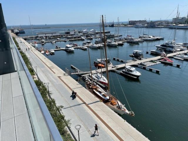 Apartament Faltom 26 Yacht Park Z Tarasem Гдиня Екстериор снимка